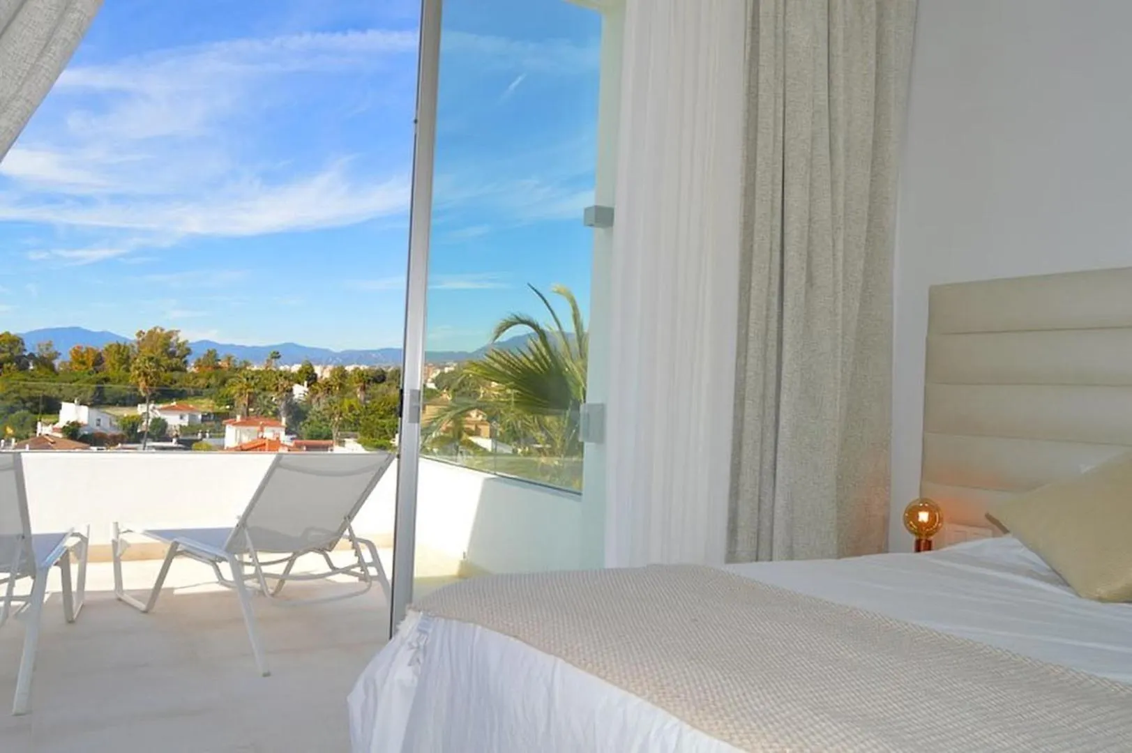 Beautiful Modern Villa With Amazing Views Marbella