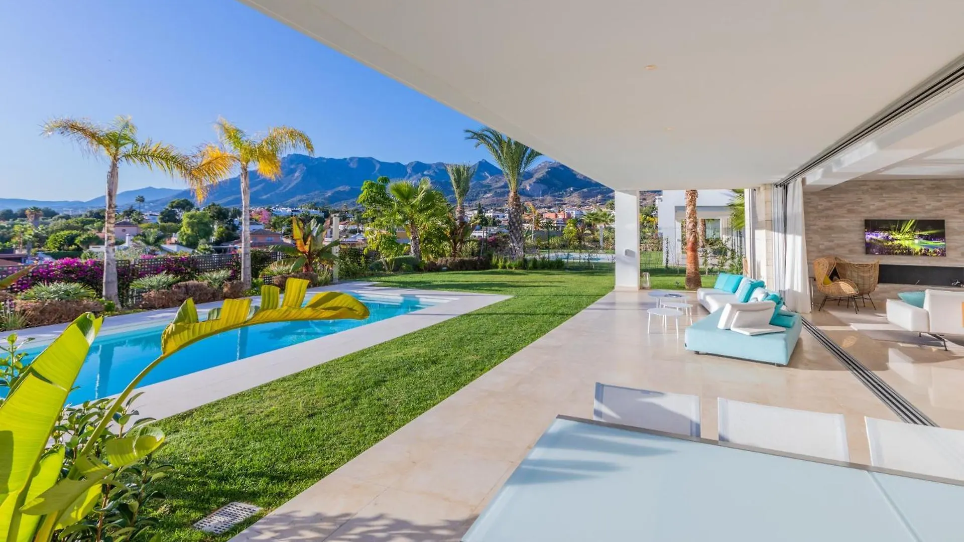 Beautiful Modern Villa With Amazing Views Marbella